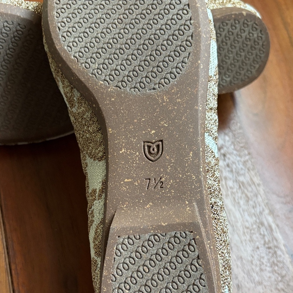 Rothy's lounge loafer in Gold Chantilly - Picture 5 of 10
